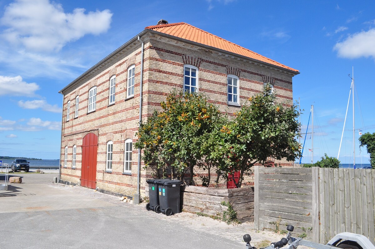 Gl. Toldbod, Bandholm Harbour (Holiday Apartment)