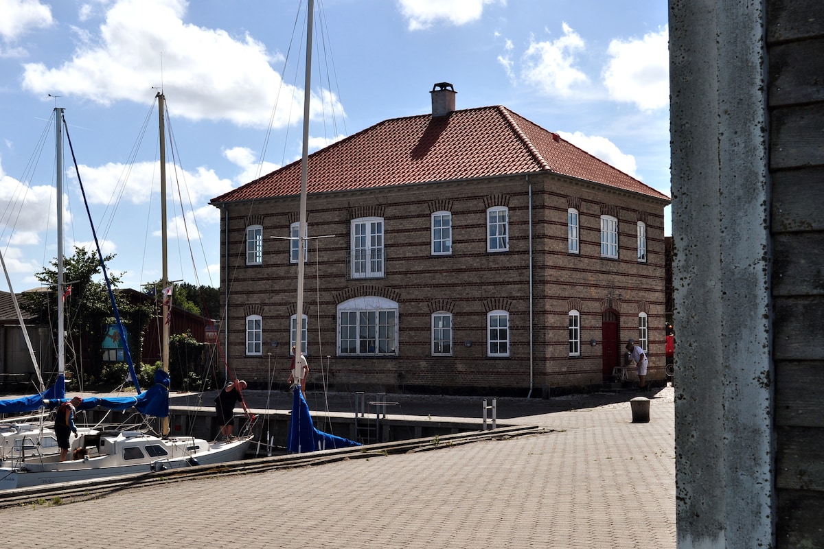 Gl. Toldbod, Bandholm Harbour (Holiday Apartment)