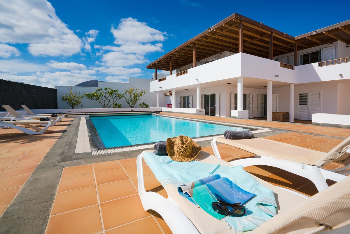 Luxury Villa in Puerto Calero with private pool