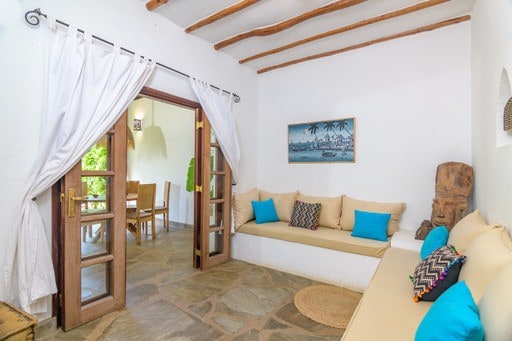 Stay at Casa Bella. Romantic villa with pool views