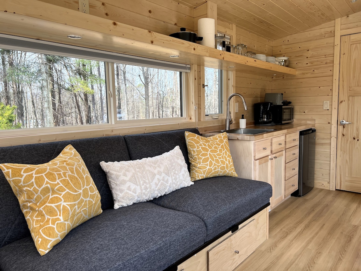 3 Oaks Tiny Home Escape on Lookout Mountain