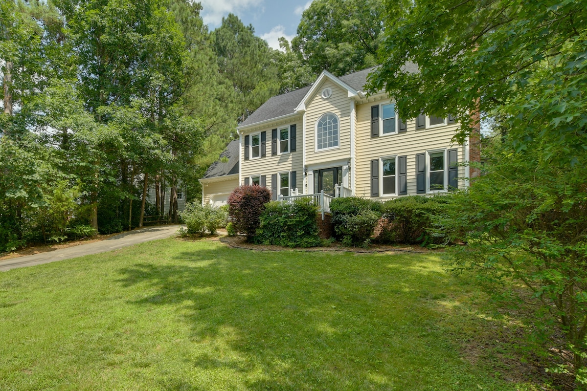 Spacious Haven by the Lake | 15 min RDU, UNC, Duke