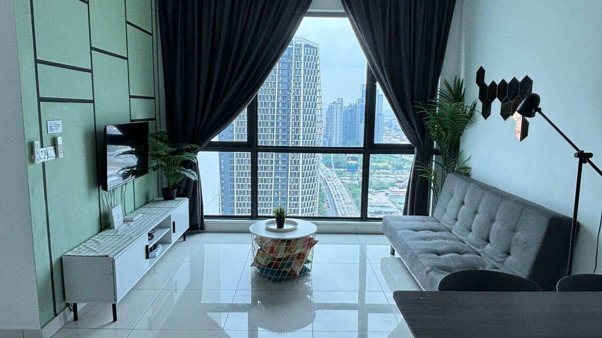 Sunway lagoon Greenfield Residence 3R2B w/Netflix