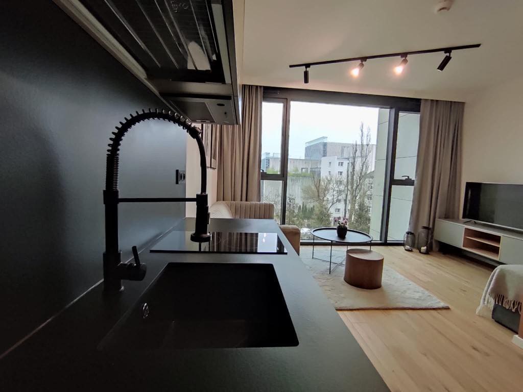 轻松出租公寓- Unia Art Residence 83