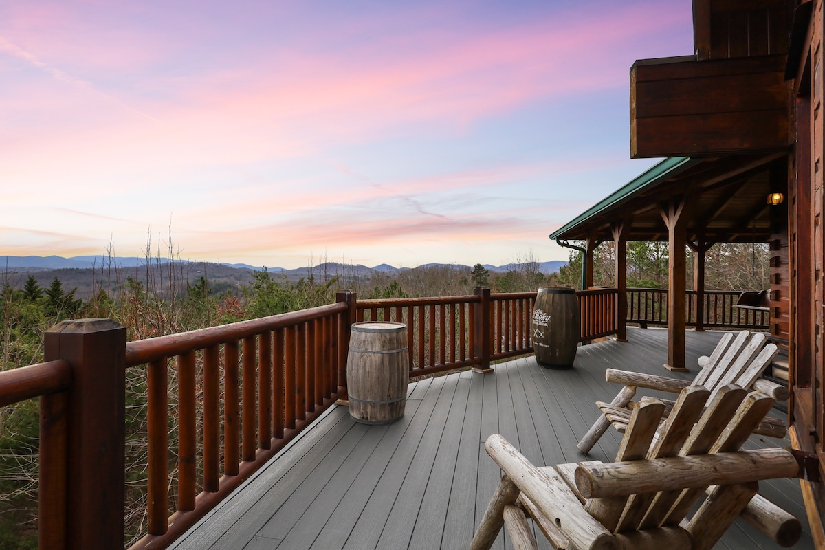 Amazing Views | Game Room | Hot Tub | Lux Cabin