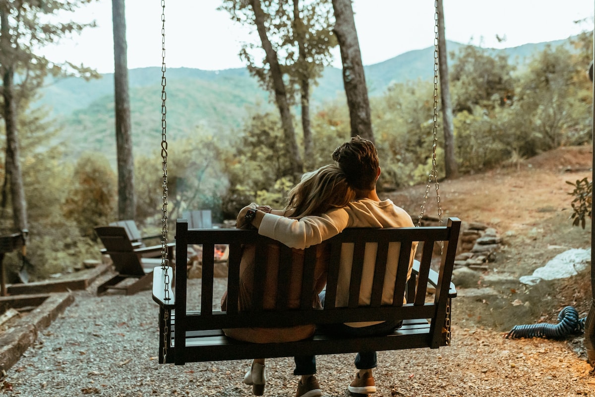 Pisgah Peaks ~ Asheville + Hot Tub VIEWS!