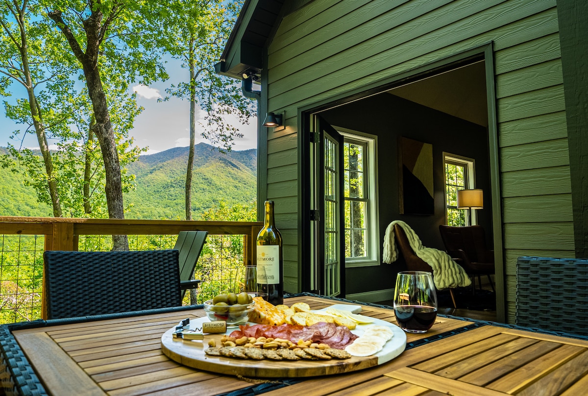 Pisgah Peaks ~ Asheville + Hot Tub VIEWS!