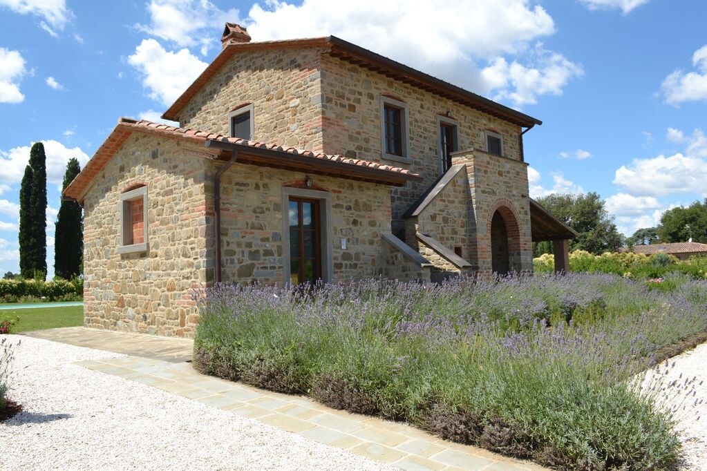 Private Tuscan Villa in Cortona with Private Pool