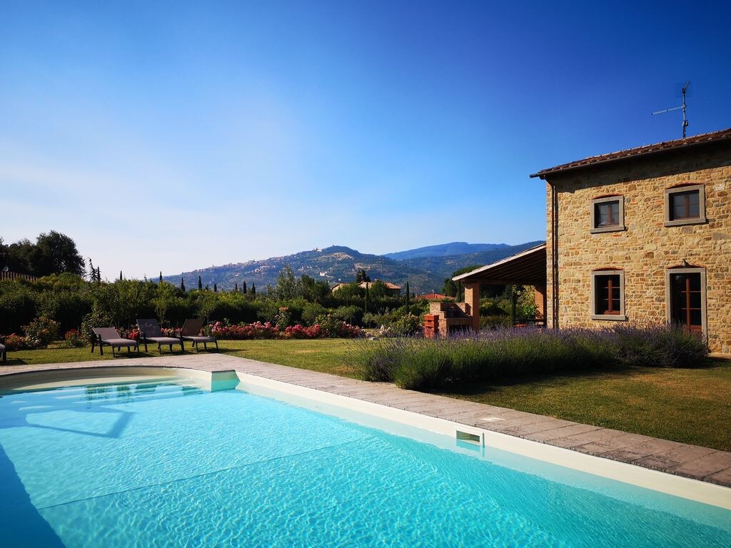 Private Tuscan Villa in Cortona with Private Pool