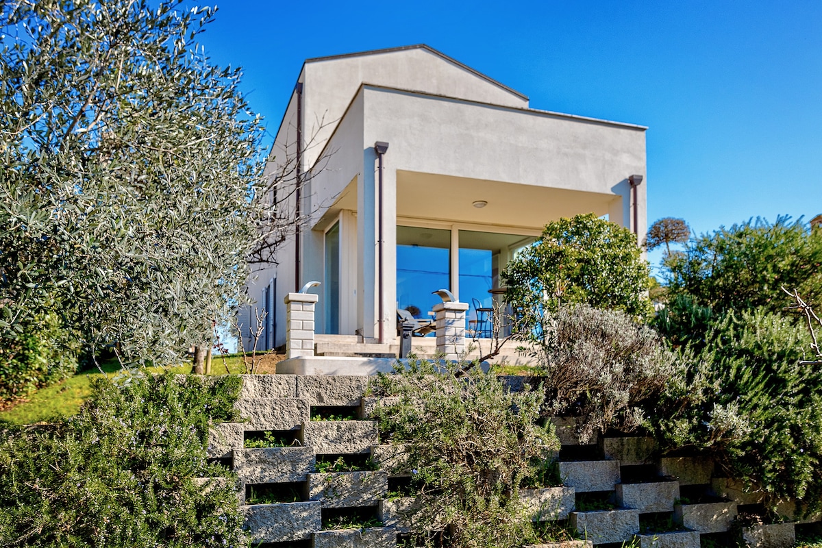 Villa Il Poggino - Modern House