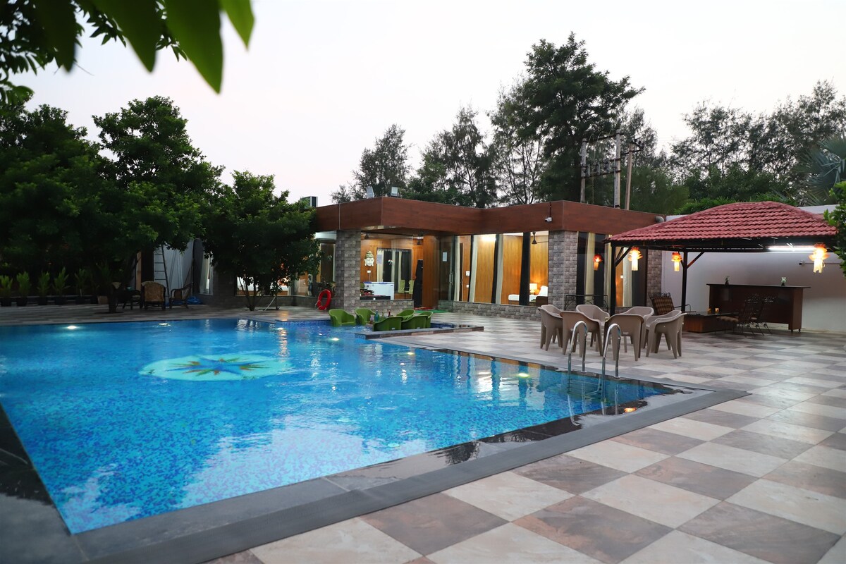 Mannat Farm: 6BR Luxury farm & Pvt Pool Staycation