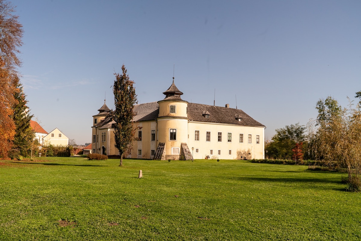 Schloss Wimsbach, Austria – South Suite