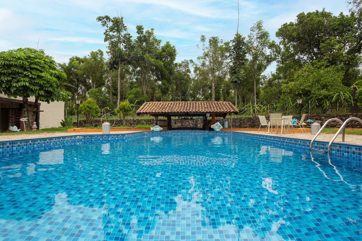 Casa de Campo com Beach Tênis, Piscina e Churrasco