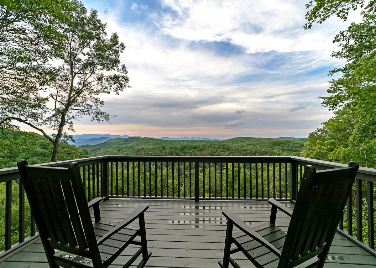 Amazing Mountain Views Hot Tub Dog Friendly