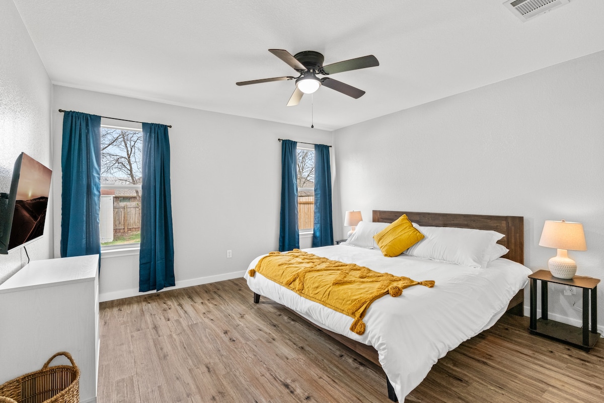 现代化的3卧室房源，带双层床，大院子！