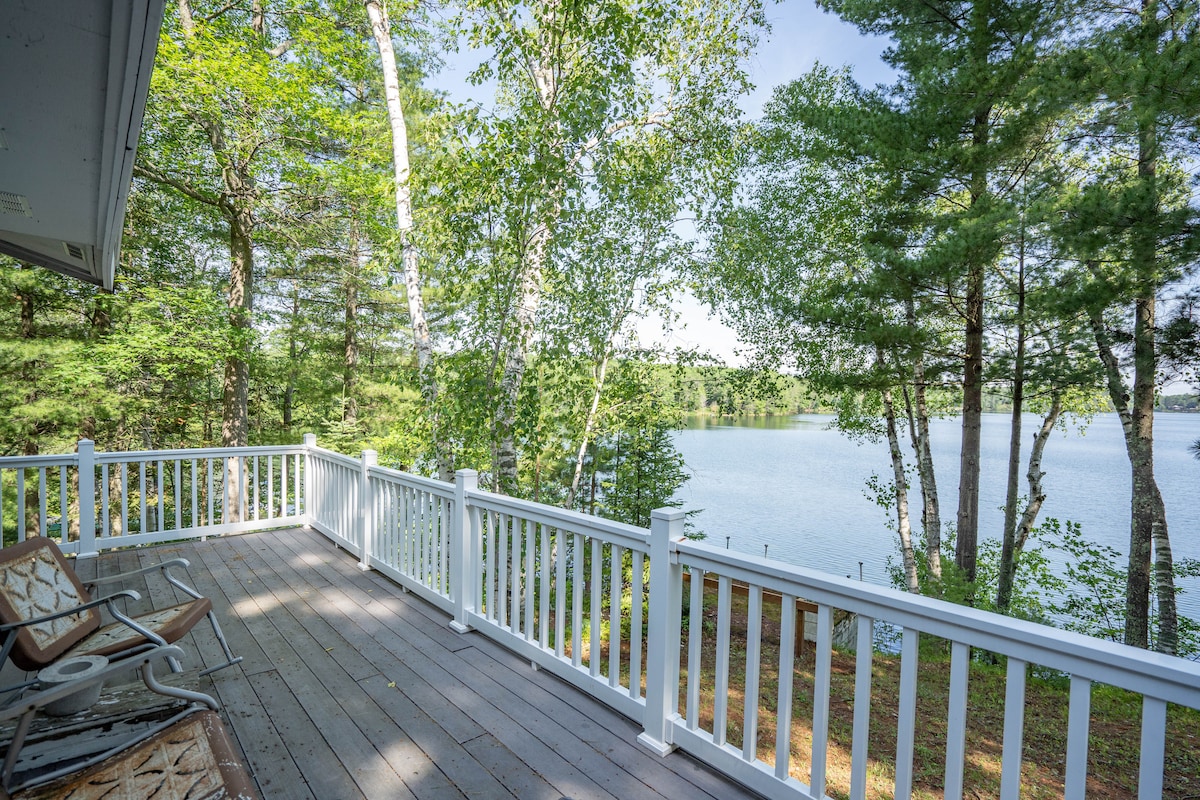 Emerald Cottage on the Lake and on Trail Systems!