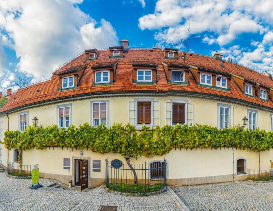 Luxurious Apartment w/a Bathtub at Kavenija