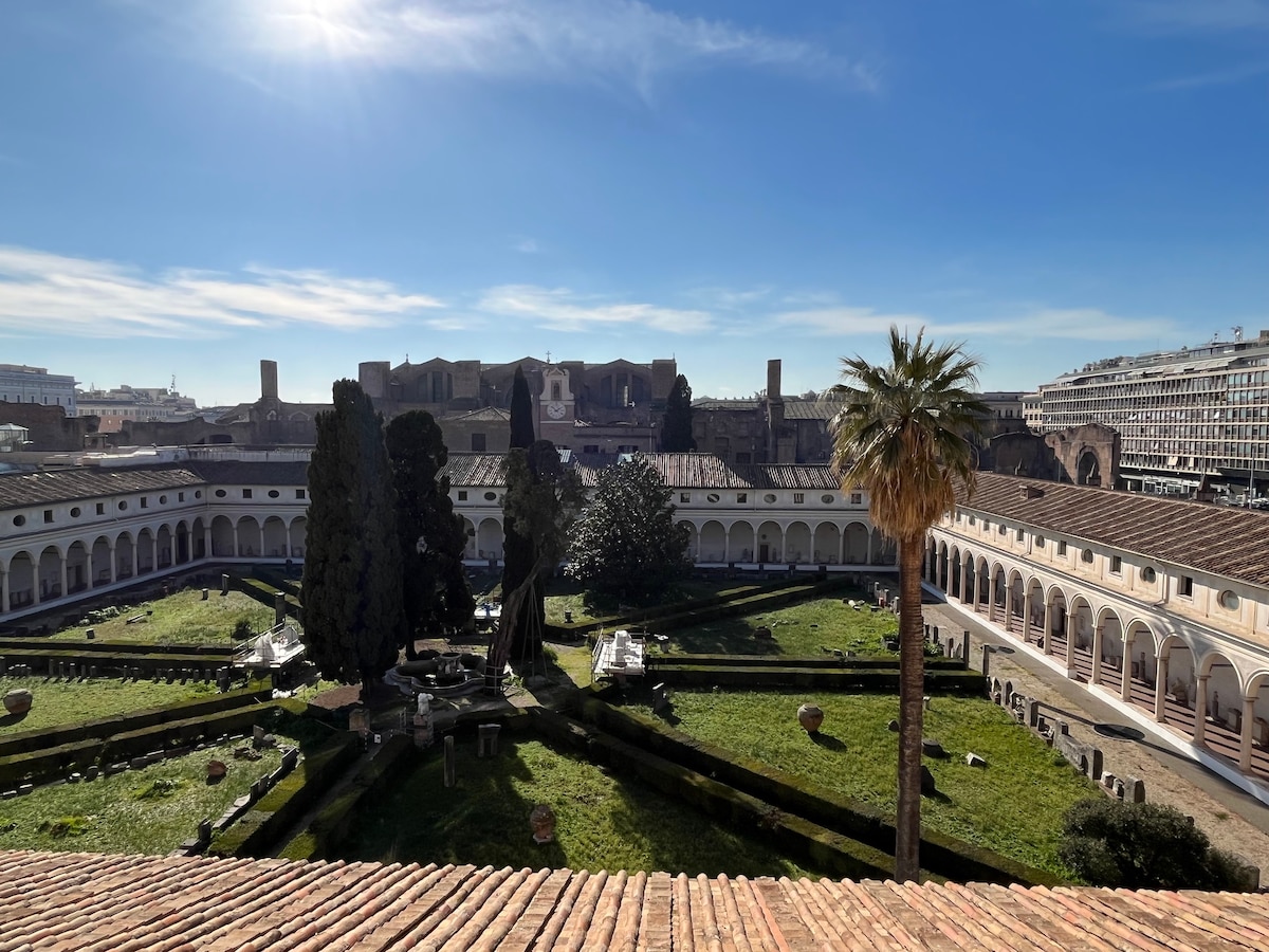 doubleRoom x2 with view of Michelangelo’s Cloister