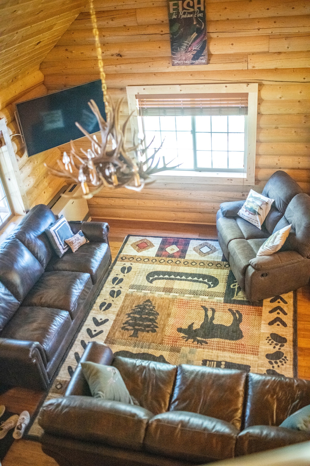 The Dry Fly-fairly new cabin-near Yellowstone