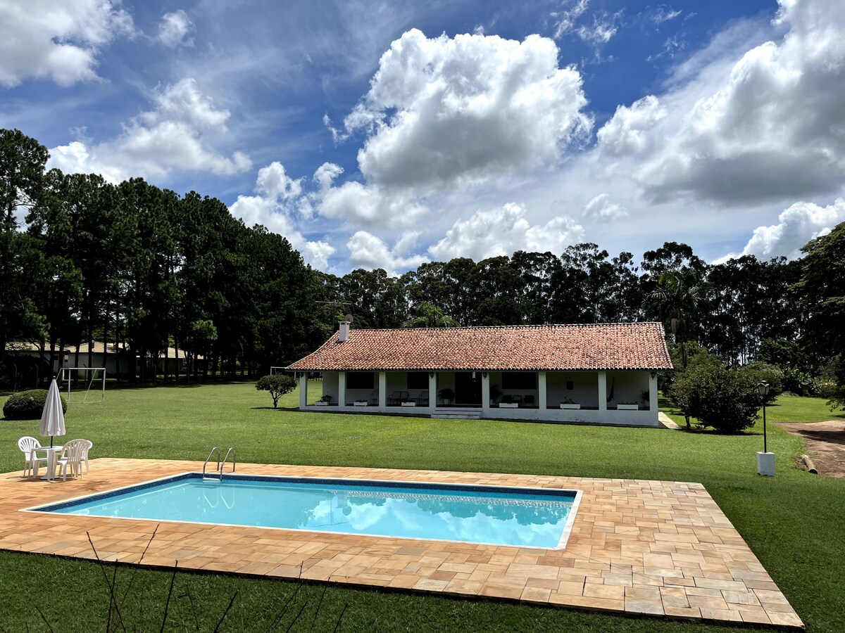 Casa de campo incrível no Condomínio Farm