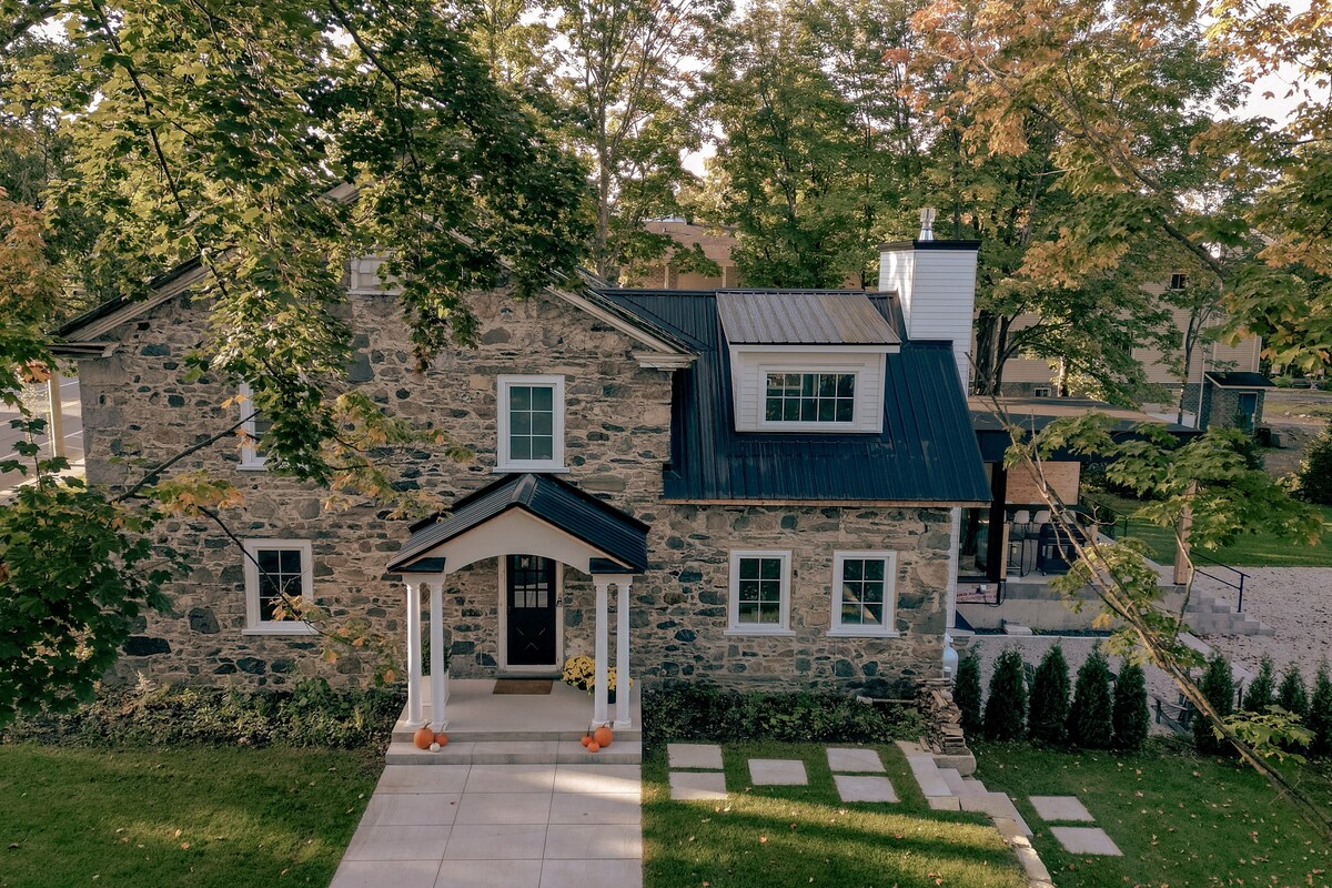 Eastern Townships Luxe Stone Estate -私人泳池