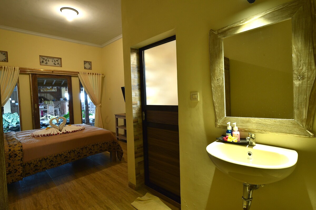 Restful! 1BR Double Room in Karangasem