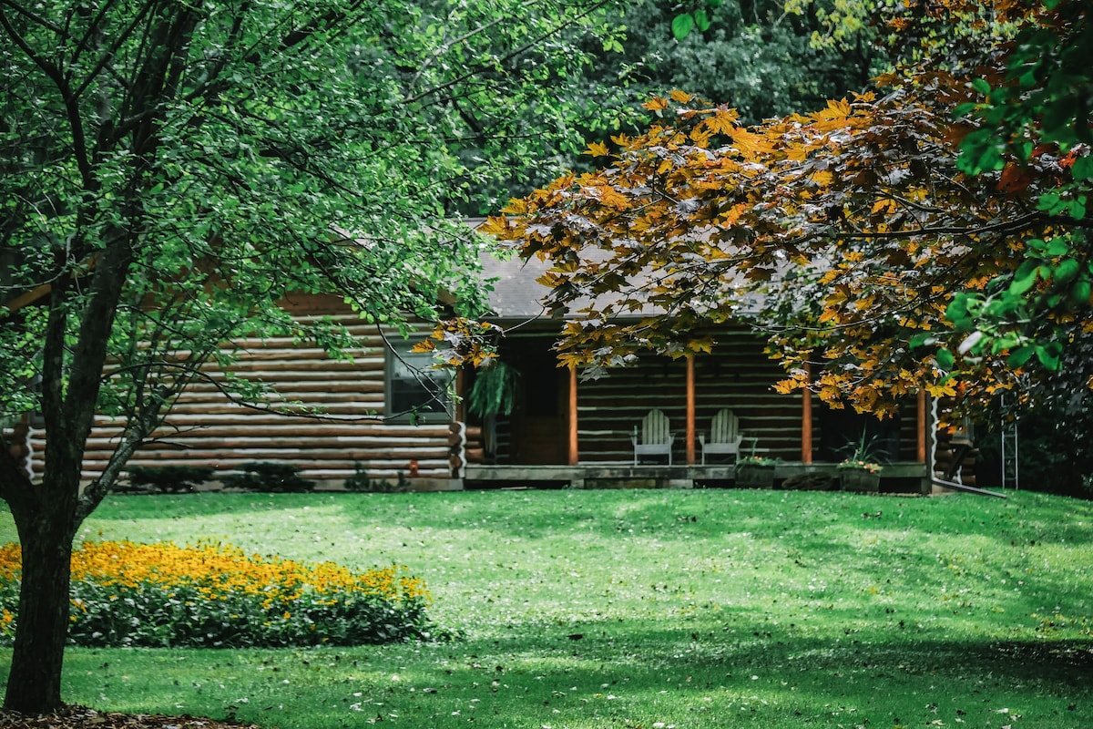 Log Cabin at Cliff Lake: Family Friendly Getaway