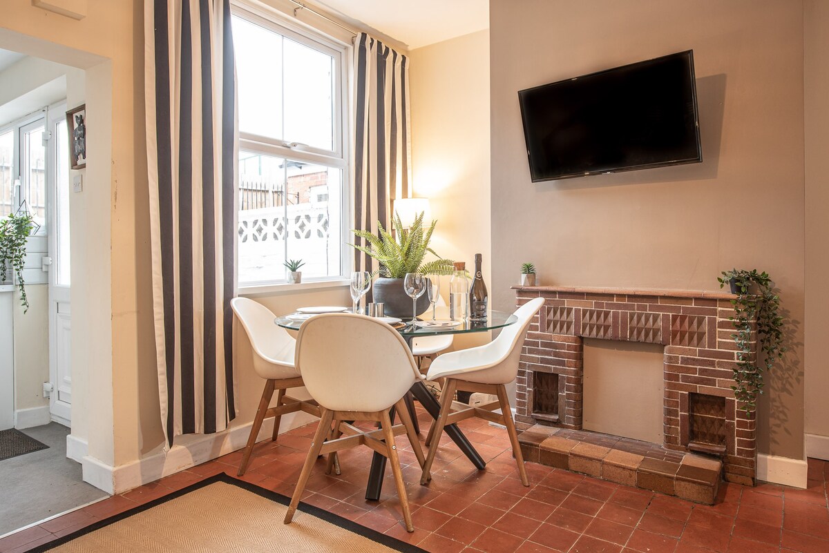 Cosy Chester Hideaway sleeps 5 by restfully