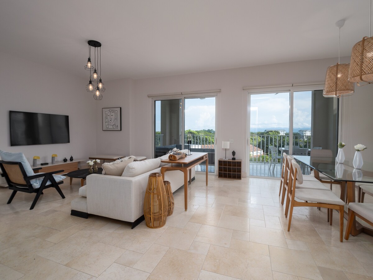 Seaside Apartment for 6 by Buenaventura Rentals