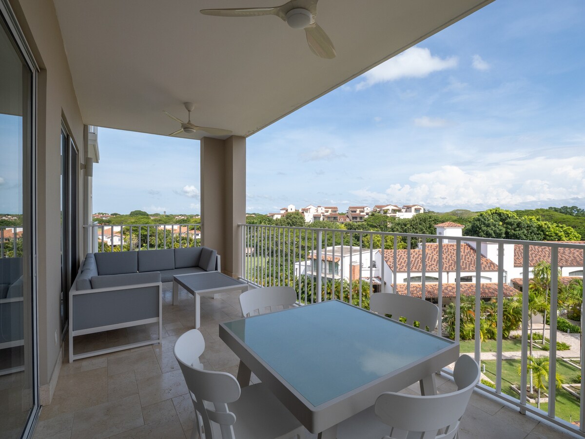 Seaside Apartment for 6 by Buenaventura Rentals