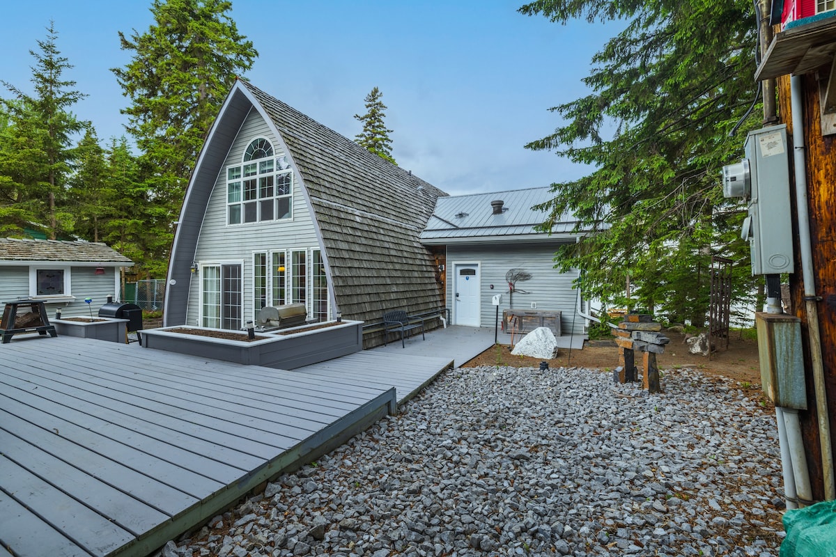 Lake Front Cabin, Kayaks, wake boards