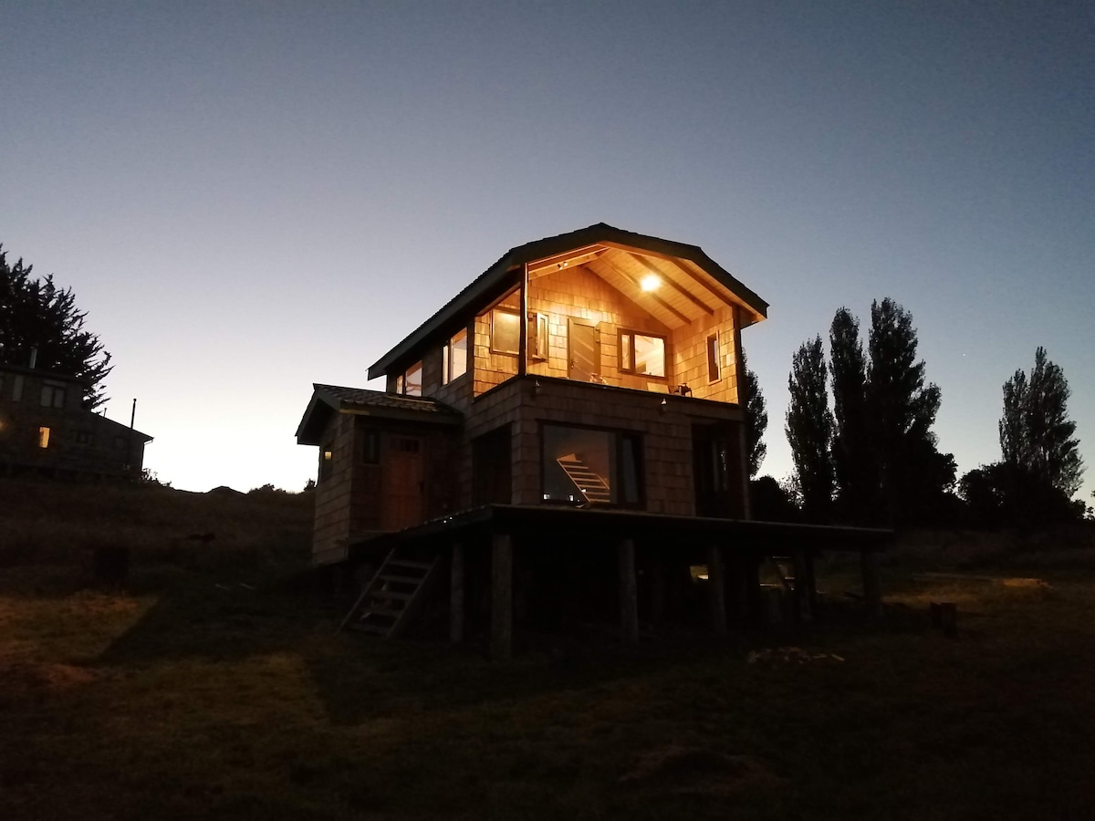 Casita chilota nueva en el campo