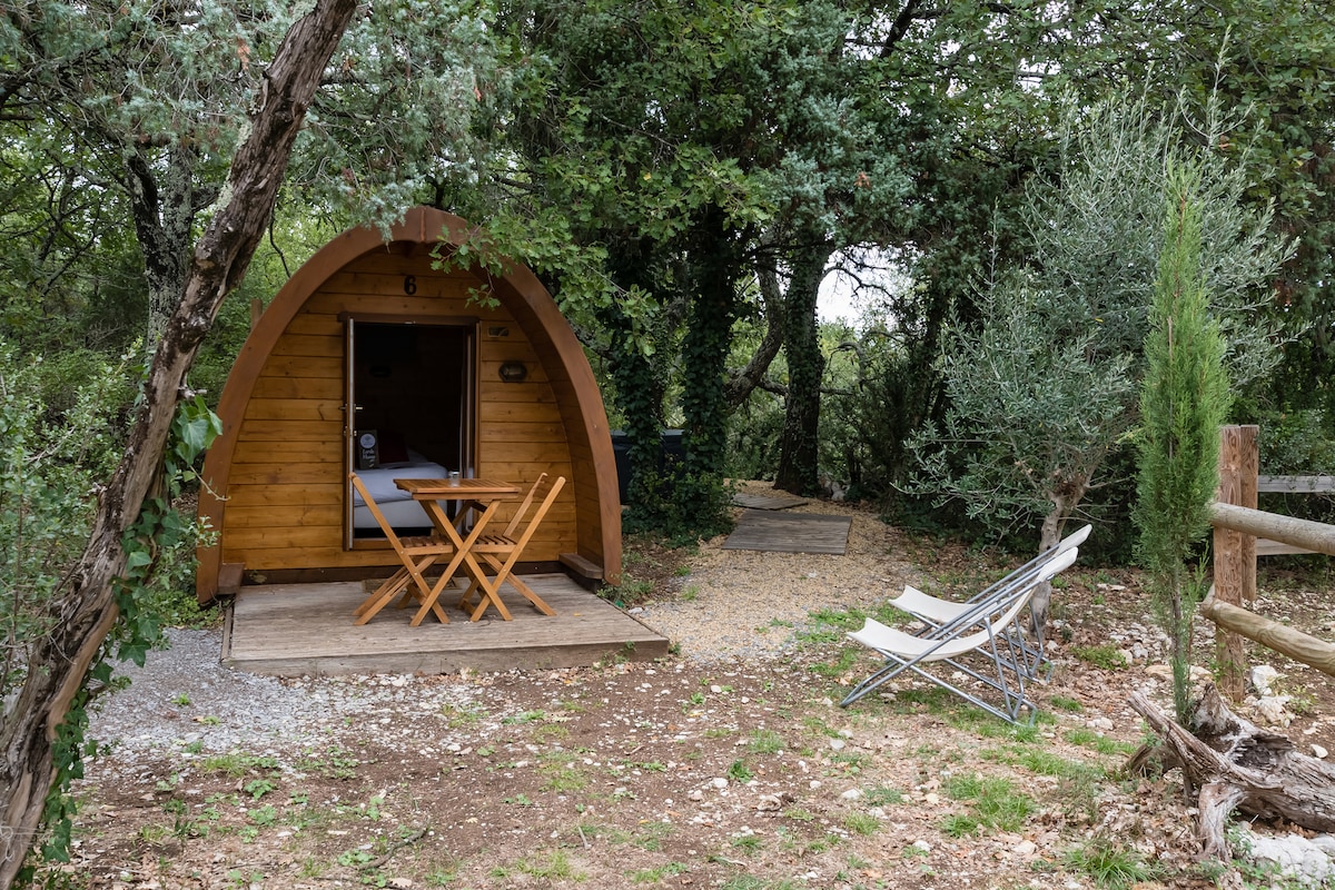 Cabane Pod insolite à Vogüé