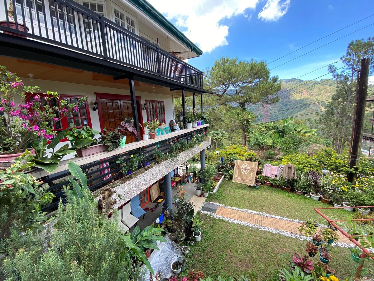 Barkada Room near Baguio City Proper