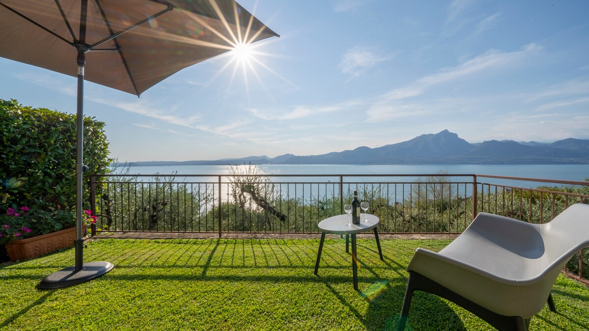 Airbnb Garda Lake/ free park/ big swimming pool