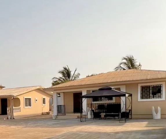 Greater Monrovia的民宿