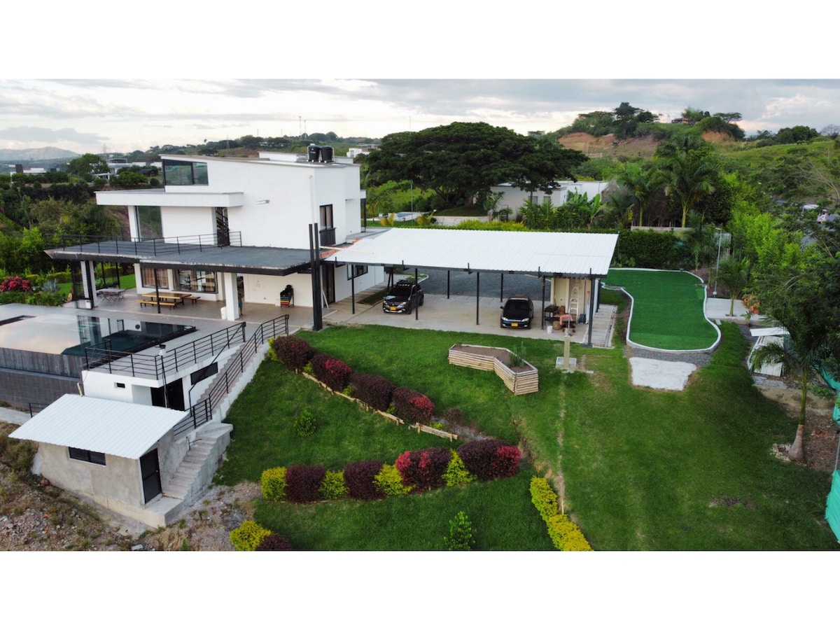 Casa Jade Home with Infinity Glass Pool & Jacuzzi