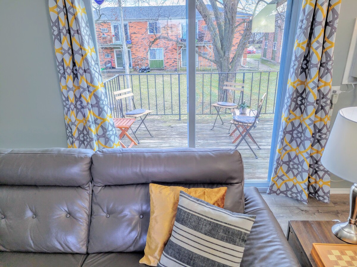 Lovely 3BD Apt. K | free parking, great coffee!