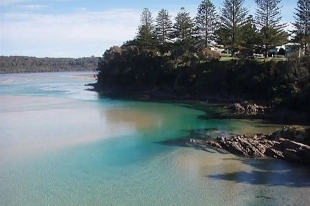 Blue Canoe Tuross Head