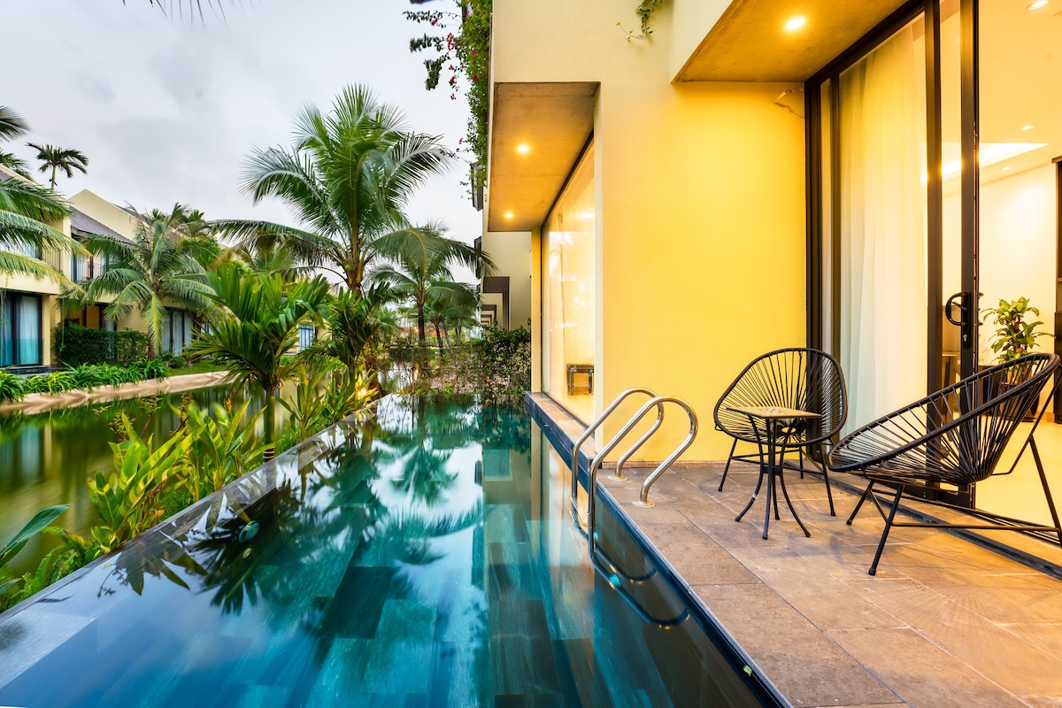 Casa Villa-3卧室/泳池景观，距离AB海滩5英尺。