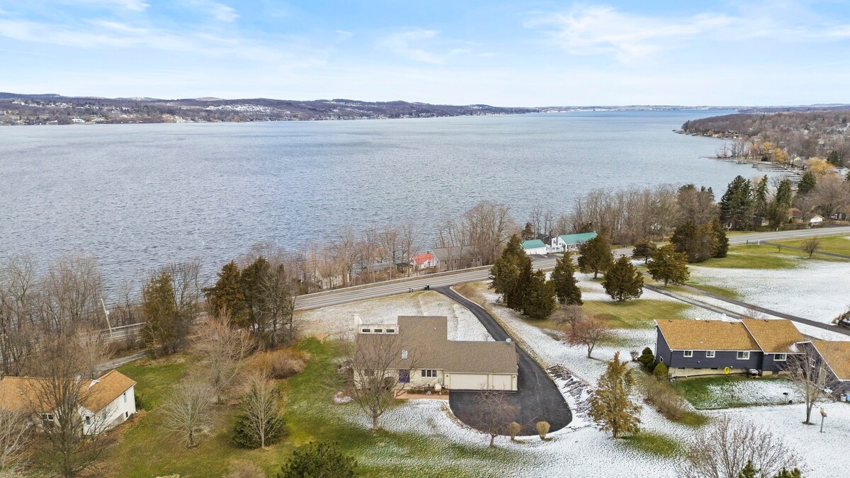 Gorgeous lake view from all 3 floors!