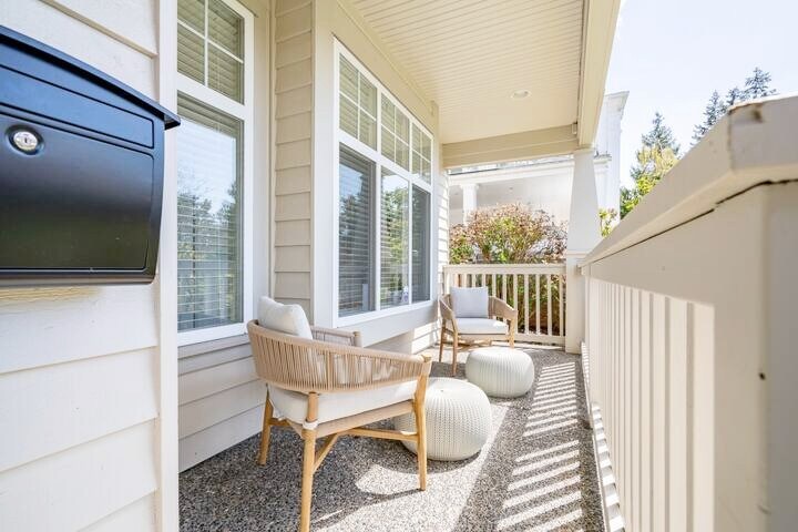 Parkside, Sun Soaked + Spacious, 10 min to Beach