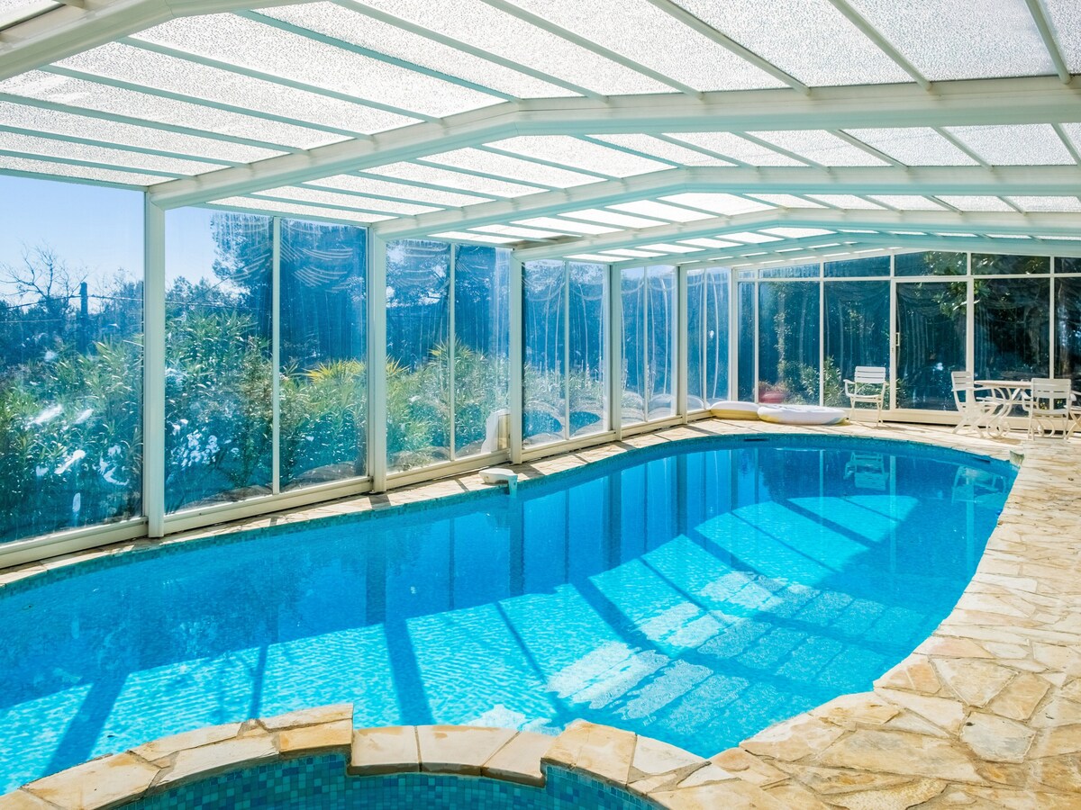 Bas de villa avec accès piscine