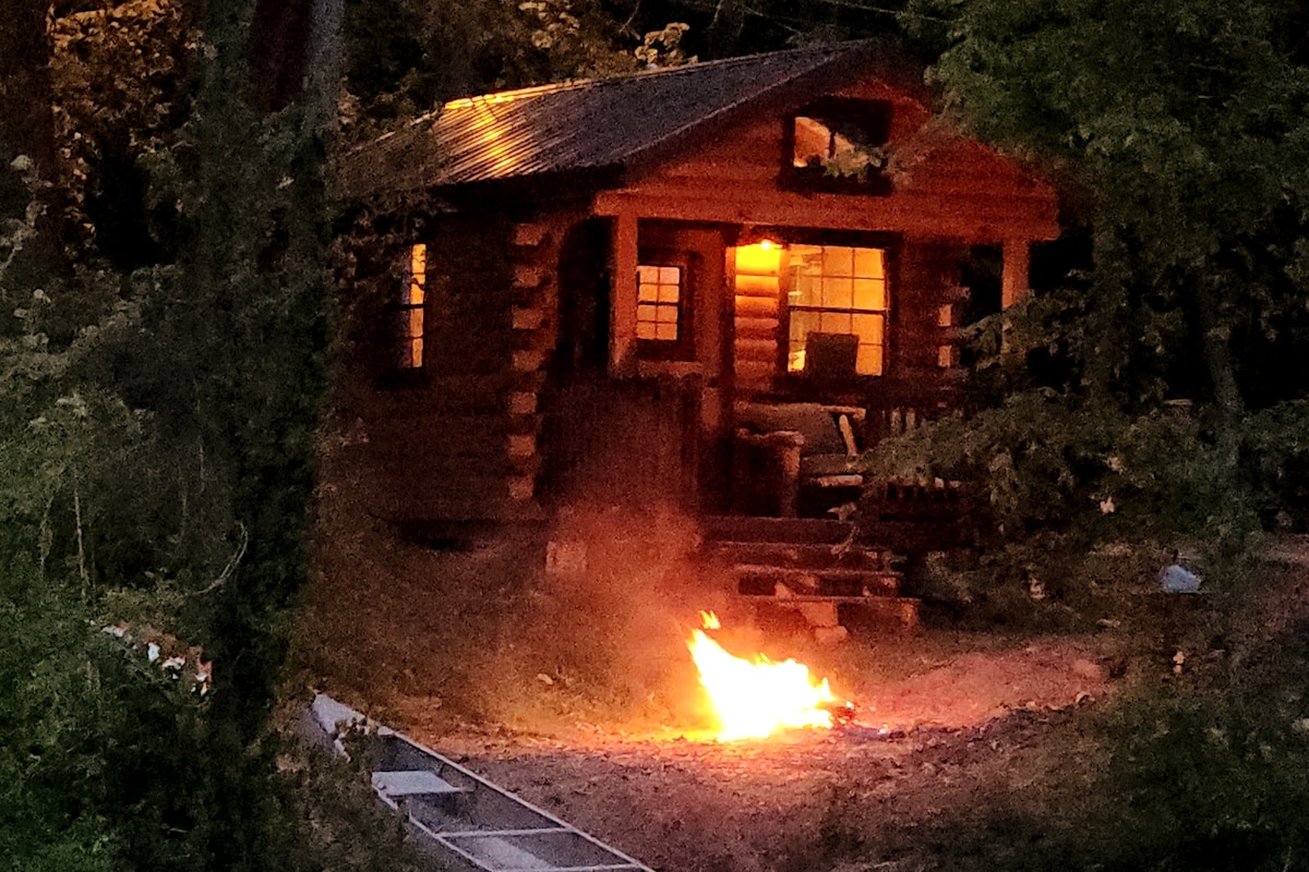 Waterfront Cabin with Hot Tub! Kayaks & Canoes!