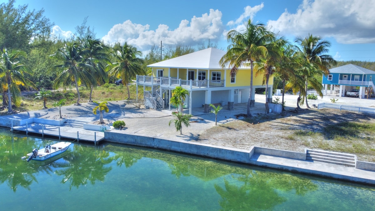 Stunning Villa w/ Boat & private dock, beach view