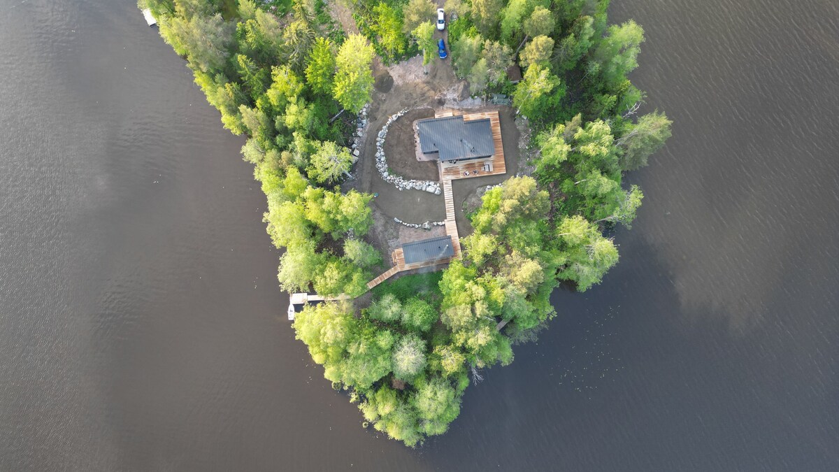 Brand new villa & sauna with open lake view