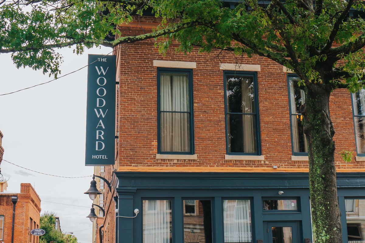 The Woodward Hotel | Second-Story King