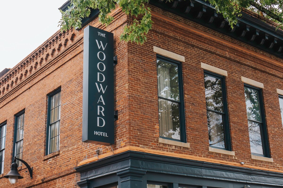 The Woodward Hotel | Second-Story King