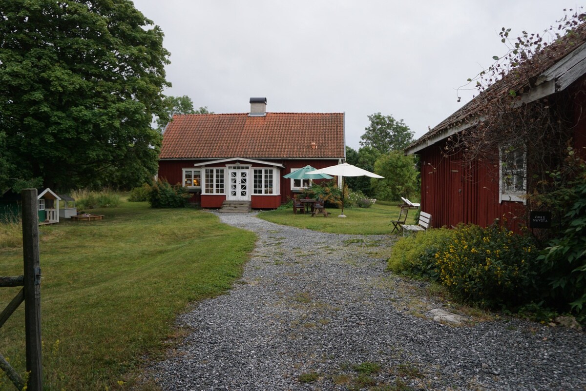 Idylliskt sommarhus nära Mälaren