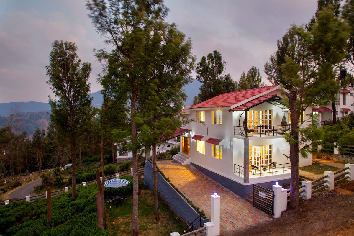 Villa Misty Oaks Amidst Plantation w/ Breakfast